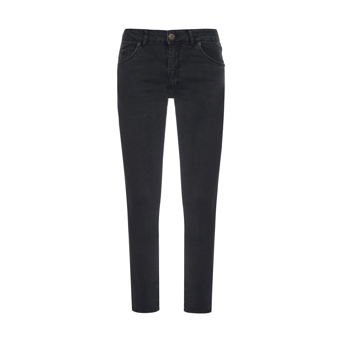 شلوار جین مردانه تولید پاتن جامه می باشد. جین با کش پایین استایل راسته می باشد. برش 718 پاتن جامه فا