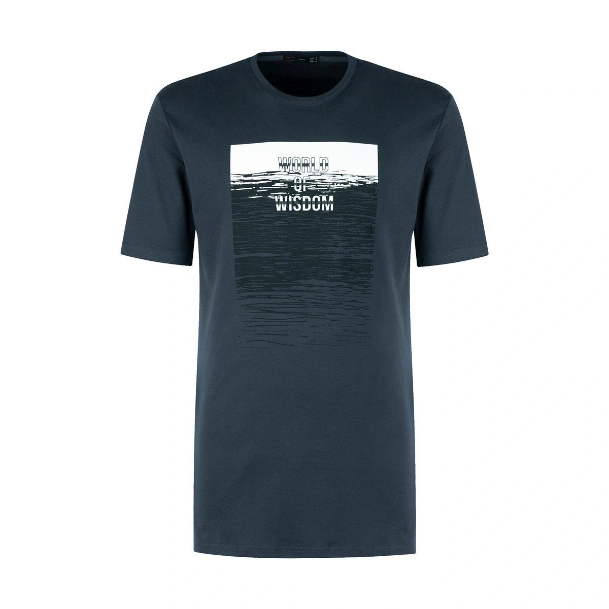 تیشرت آستین کوتاه مردانه -لانگ - جلو چاپ دار - یقه گرد -به رنگ طوسی تیره- تولید پاتن جامه میباشد -من