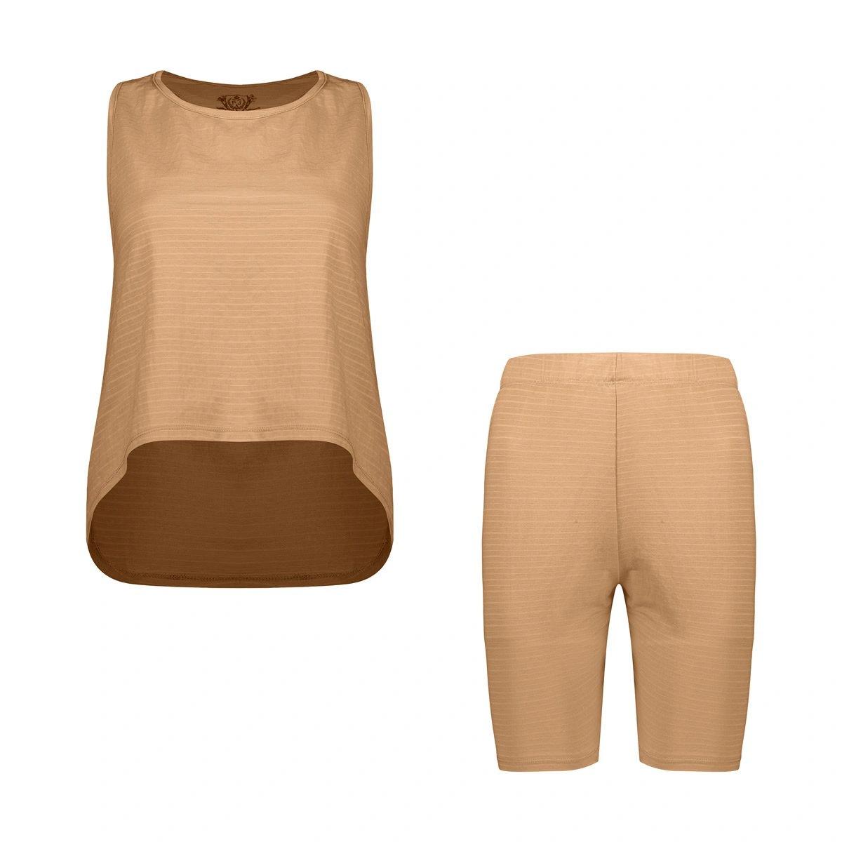 تاپ و شلوارک زنانه مدل قهرمانی تولید پاتن جامه می باشد - یقه گرد - جلوی تاپ کوتاه تر از پشت کار می ب