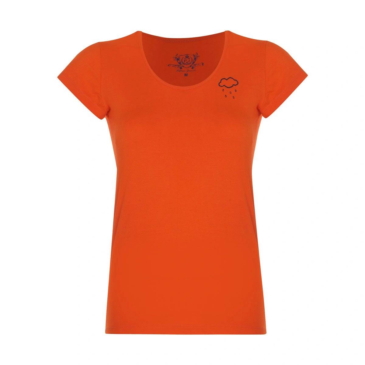 تیشرت آستین کوتاه زنانه تولید شرکت پاتن جامه می باشد. جنس تیشرت پنبه / پلی استر بوده و دارای گلدوزی 