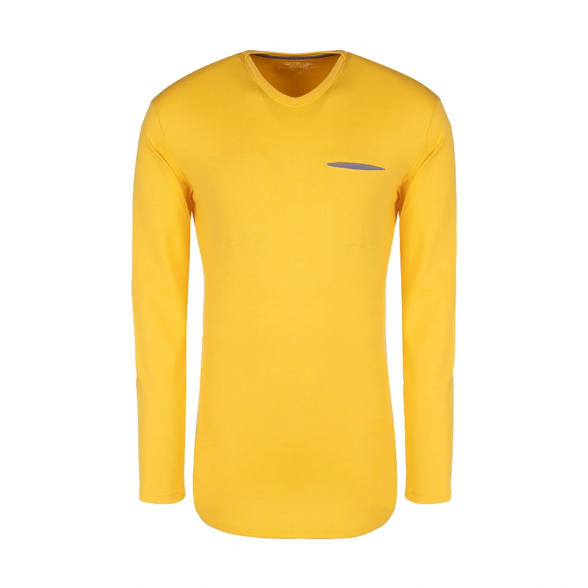 تیشرت آستین بلند لانگ مردانه تولید شرکت پاتن جامه می باشد. جنس تیشرت صد در صد پنبه و پارچه نسبتاً ضخ