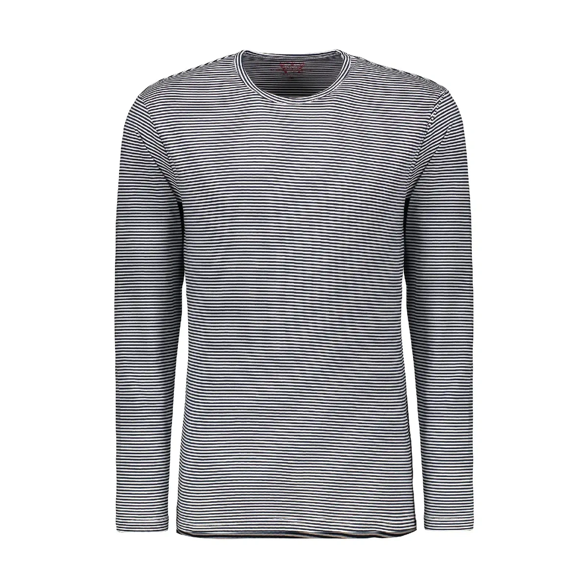 تیشرت آستین بلند مردانه تولید شرکت پاتن جامه می باشد. جنس تیشرت صد در صد پنبه می باشد. یقه گرد آستین