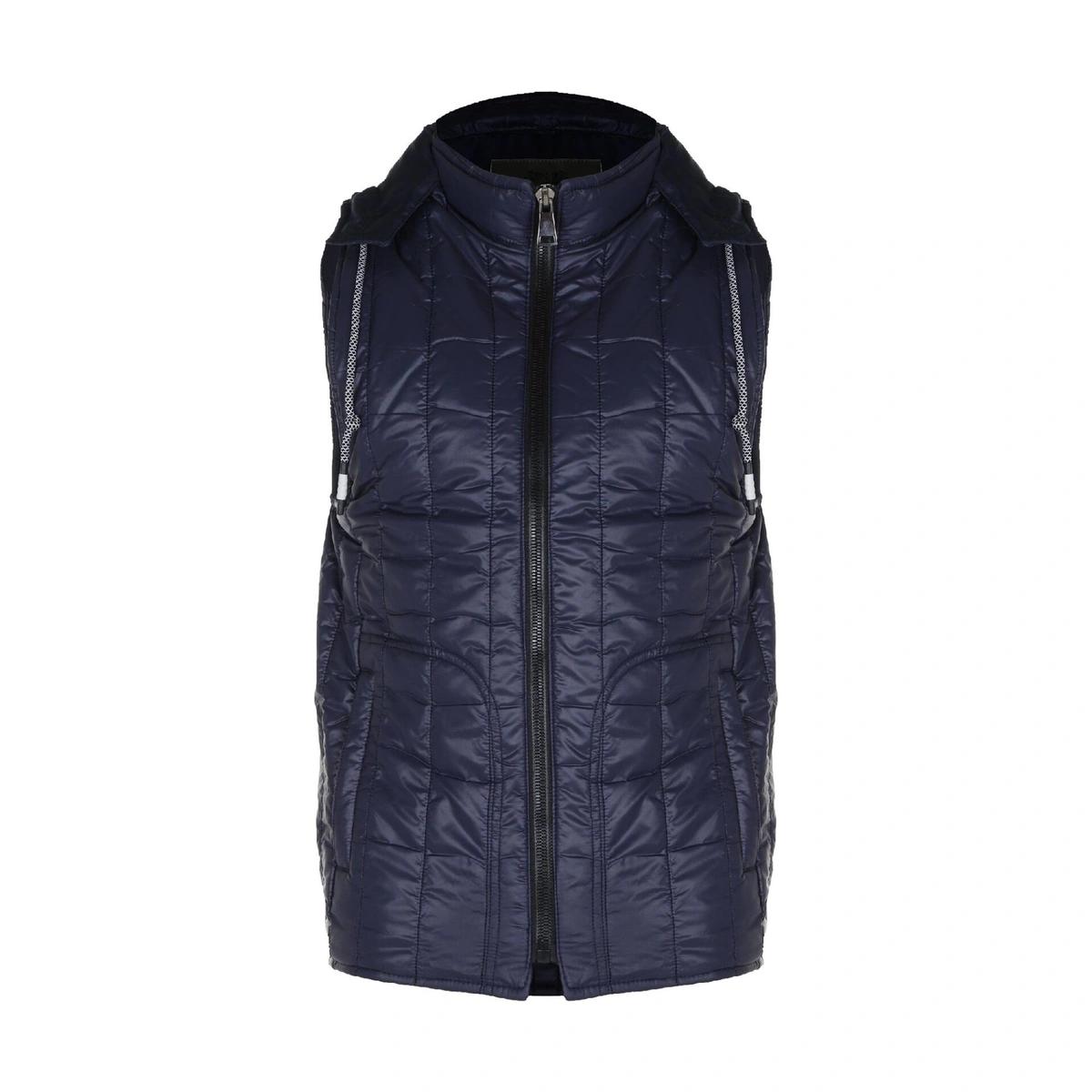 جلیقه شمعی مردانه از برند پاتن جامه ، دارای کلاه رنگ سرمه ای. خرید آنلاین ژیله مردانه. 