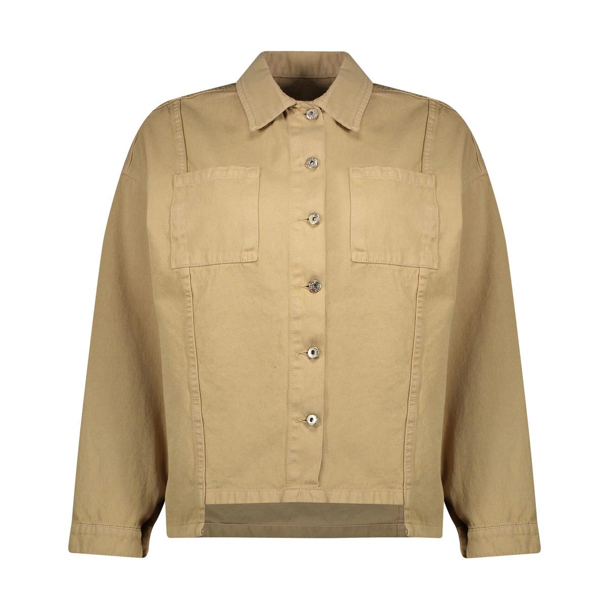 کت کتان زنانه تولید پاتن جامه می باشد. جنس کت صد در صد کتان (پنبه / نخ) می باشد. پارچه نیمه ضخیم قد 