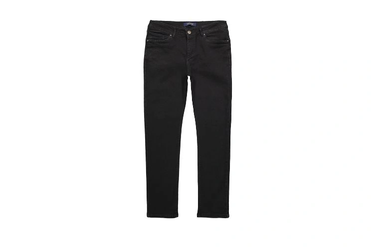 شلوار جین مام فیت مردانه چیست و چگونه میتوان با آن استایل زد؟ فرق شلوار مام استایل و مام فیت مردانه