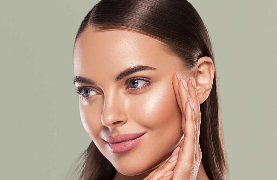 آرایش مناسب عکاسی؛ هر آنچه باید در مورد یک آرایش بی‌نقص بدانید