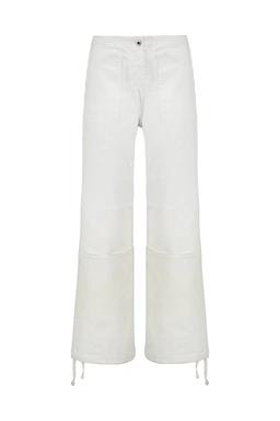 شلوار کارگو زنانه تولید برند پاتن جامه می باشد. شلوار بگی رنگ سفید خرید آسان و ارسال رایگان.