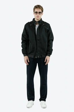 کاپشن کتان مردانه یقه ایستاده از برند پاتن جامه ، کاپشن گرم آستری شمعی رنگ مشکی.