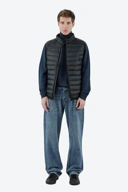 خرید پافر مردانه براق رنگ مشکی. ژیله و جلیقه پاییزه مردانه ارسال رایگان.