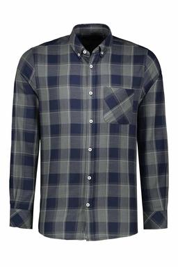 پیراهن رگولار مردانه از برند پاتن جامه ، پیراهن طرح چهارخانه یقه برگردان دکمه دار. 