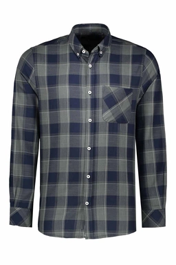 پیراهن رگولار مردانه از برند پاتن جامه ، پیراهن طرح چهارخانه یقه برگردان دکمه دار. 