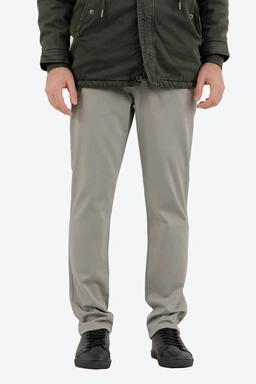 شلوار کتان مردانه مدل راسته رنگ طوسی روشن با فاق متوسط ، شلوار مناسب استفاده اداری و روزمره. 