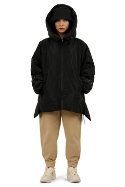 کاپشن شمعی زنانه ، مدل آزاد پفی ، کاپشن ضد آب و بادگیر ، رنگ مشکی براق. 