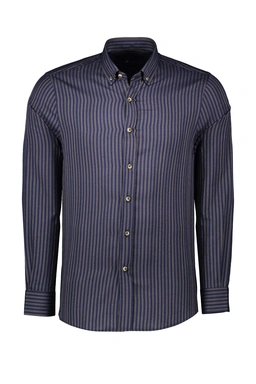 پیراهن رگولار مردانه از برند پاتن جامه ، پیراهن  یقه برگردان دکمه دار.