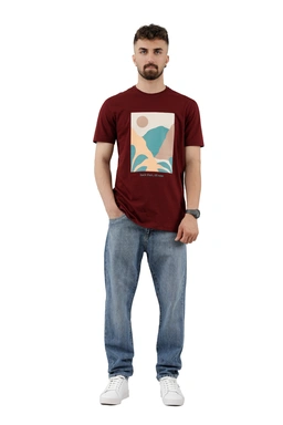 تیشرت آستین کوتاه چاپدار رنگ زرشکی از فروشگاه آنلاین پاتن جامه. 