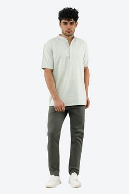 پیراهن آستین کوتاه مردانه یقه فرنچ رنگ سبز روشن از برند پاتن جامه. پیراهن استایل آزاد. 