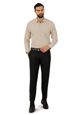 خرید پیراهن آستین بلند مردانه ، طرح ساده ، پیراهن رگولار کرم رنگ ، خرید آسان با ارسال رایگان.