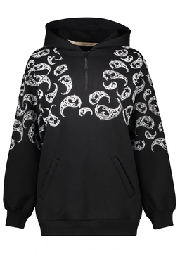 هودی زنانه ، رنگ مشکی دارای چاپ روی قسمت آستین ، زیپدار در قسمت یقه ، نسبتاً ضخیم. 