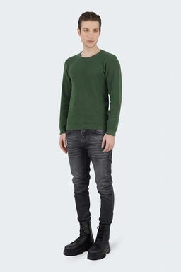 بافت مردانه رنگ سبز ، بافت یقه گرد استایل نیمه جذب. 