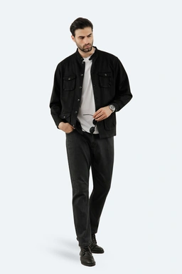 کاپشن کتان رنگ مشکی دارای چهار جیب در دار دکمه دار، کاپشن با استایل معمولی رنگ سرمه ای. 