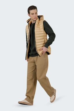 خرید پافر مردانه نیمه براق رنگ کرم،  ژیله و جلیقه پاییزه مردانه ارسال رایگان.