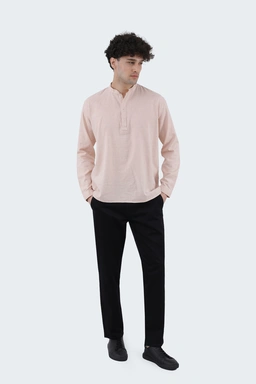 پیراهن مردانه آستین بلند یقه ایستاده ، جودون بافت ، رنگ قرمز روشن ، مدل رگولار. 