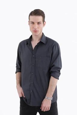 پیراهن آستین بلند مردانه رگولار ،رنگ ذغالی ، تک جیب ،مناسب استفاده روزمره و مهمانی اداری.