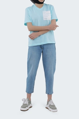 خرید تیشرت زنانه یقه گرد آستین کوتاه طرح دار ، رنگ فیروزه ای مدل نیمه آزاد تولید برند پاتن جامه.