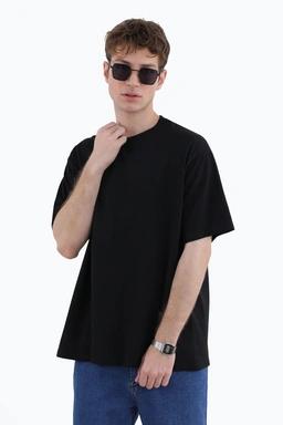 خرید تیشرت آستین کوتاه مردانه ساده ، رنگ مشکی ، تیشرت بدون درز خرید و ارسال رایگان. 