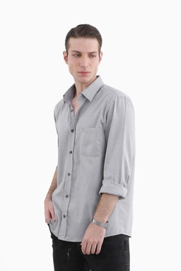 پیراهن آستین بلند مردانه رگولار ،رنگ طوسی روشن ، تک جیب ،مناسب استفاده روزمره و مهمانی اداری.