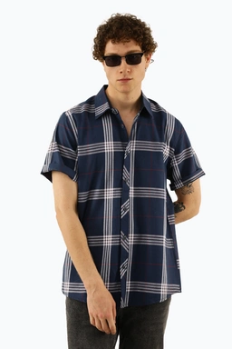   پیراهن طرح چهارخانه مردانه دارای بدون جیب و یقه برگردان ، مدل پیراهن رگولار معمولی.