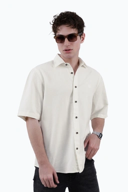 خرید پیراهن اسپرت مردانه آستین کوتاه قواره دار ، رنگ سفید روشن ارسال رایگان و سریع به تمام کشور.