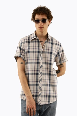 پیراهن طرح چهارخانه مردانه دارای بدون جیب و یقه برگردان ، مدل پیراهن رگولار معمولی.