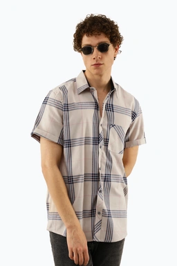 پیراهن طرح چهارخانه مردانه دارای تک جیب و یقه برگردان ، مدل پیراهن رگولار معمولی.