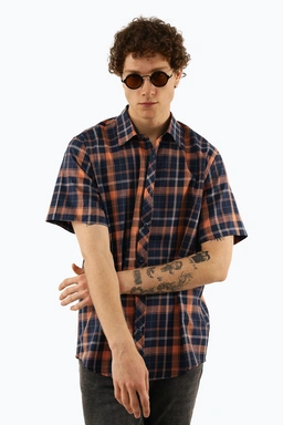   پیراهن طرح چهارخانه مردانه دارای بدون جیب و یقه برگردان ، مدل پیراهن رگولار معمولی.