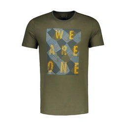 تیشرت آستین کوتاه چاپدار سبز تیره پاتن جامه. تی شرت یقه گرد آستین کوتاه.