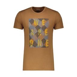 تیشرت آستین کوتاه چاپدار رنگ قهوه ای روشن پاتن جامه. تی شرت یقه گرد آستین کوتاه.