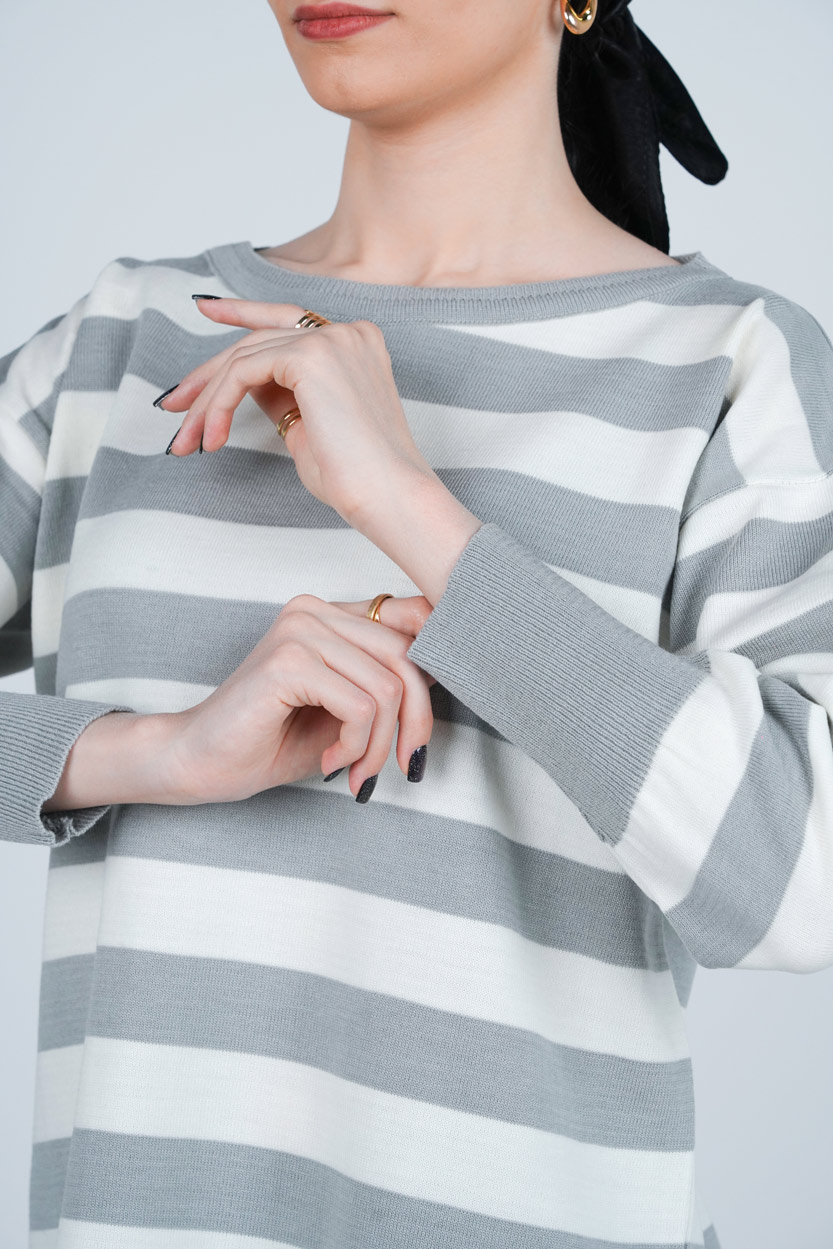 بافت آستین بلند یقه گرد راه راه زنانه